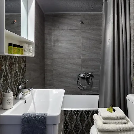 Domenico Homes - Center
